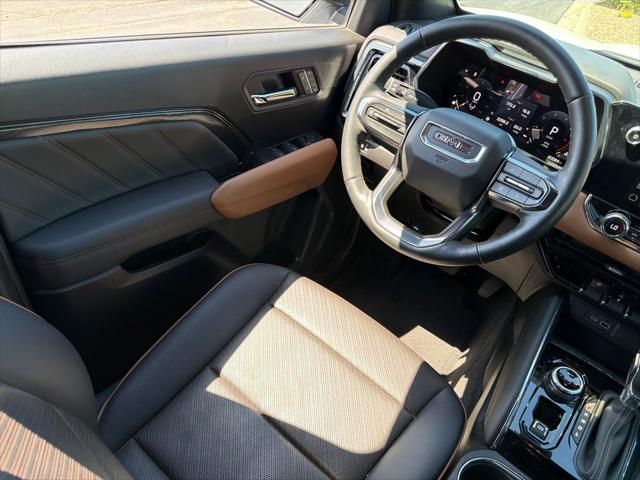 2024 GMC Canyon 4WD AT4