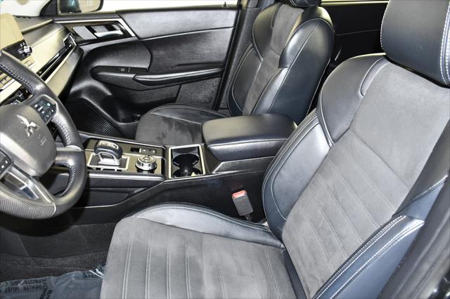 2025 Mitsubishi Outlander PHEV SE S-AWC