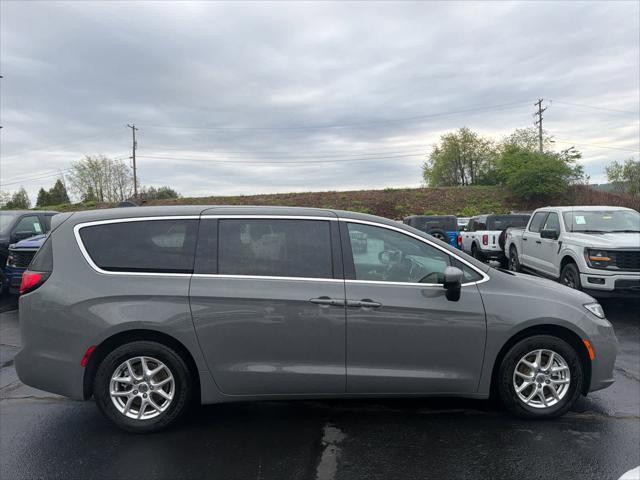 2023 Chrysler Pacifica Touring