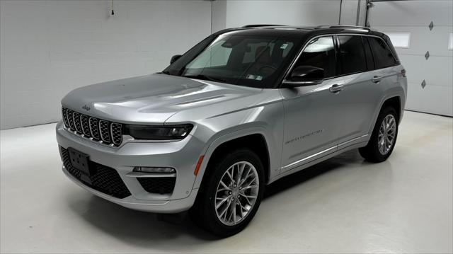 2022 Jeep Grand Cherokee Summit 4x4 2022 Jeep Grand Cherokee Summit 4x4