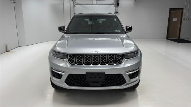 2022 Jeep Grand Cherokee Summit 4x4 2022 Jeep Grand Cherokee Summit 4x4