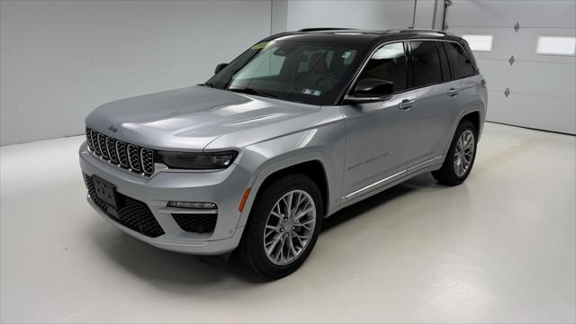 2022 Jeep Grand Cherokee Summit 4x4 2022 Jeep Grand Cherokee Summit 4x4