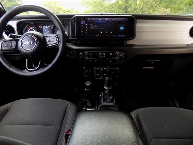 2025 Jeep Wrangler 4-Door Summit 4x4