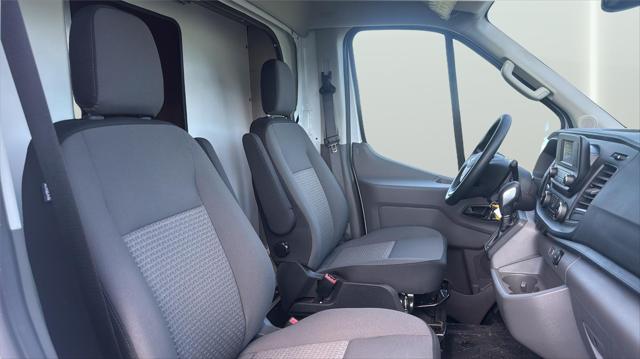 2025 Ford Transit Cutaway 10' DURACUBE ALUMINUM BODY ROLL UP DOOR BACK UP CAMERA
