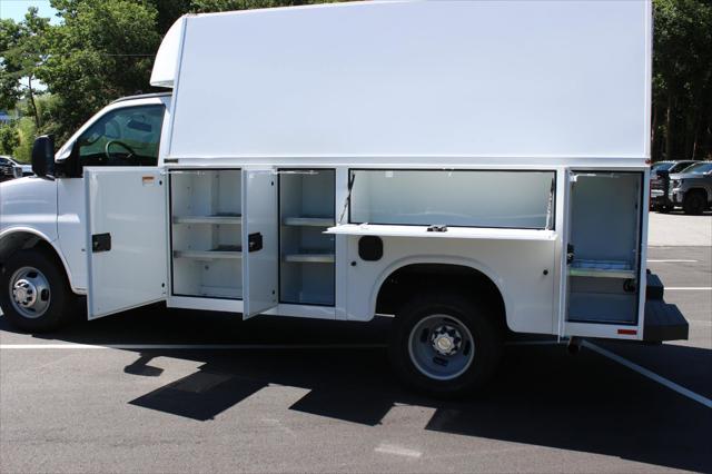 2026 Chevrolet Express Cutaway Work Van