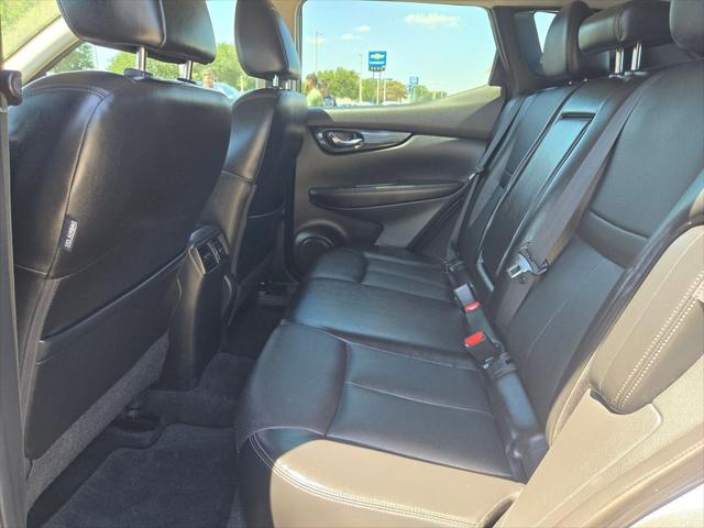 2021 Nissan Rogue Sport SL FWD Xtronic CVT