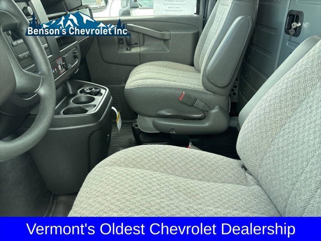 2026 Chevrolet Express Cargo Van 2500 Regular Wheelbase, WT, RWD