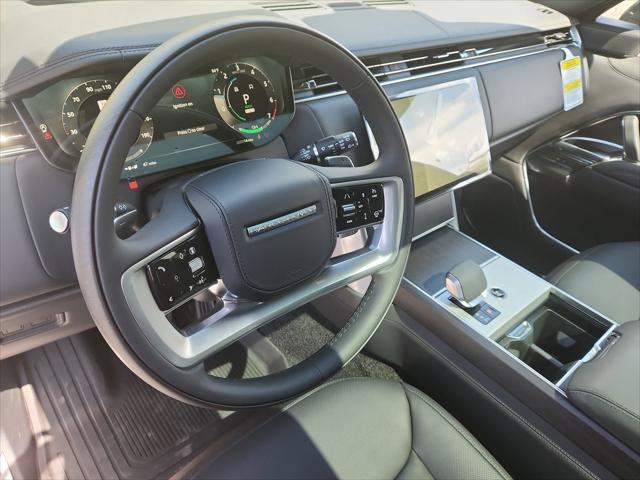 2026 Land Rover Range Rover P550e SE