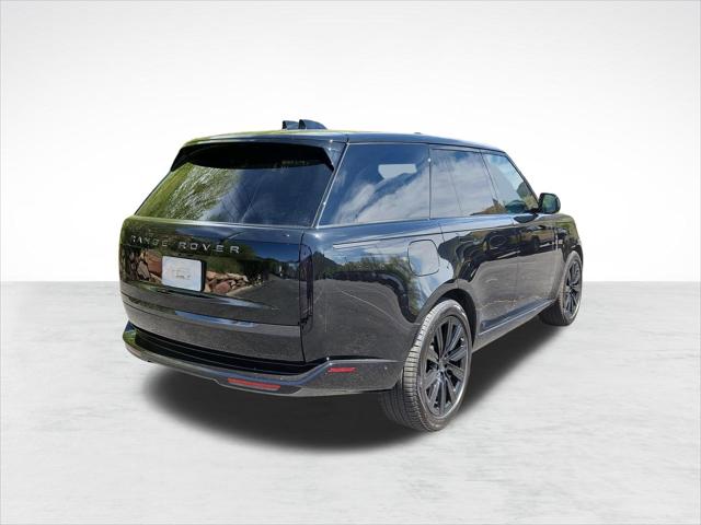 2026 Land Rover Range Rover P550e SE