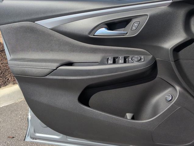 2026 Buick NV Preferred FWD