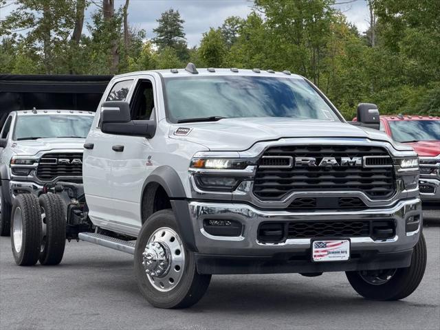 2026 RAM 5500 Chassis RAM 5500 TRADESMAN CHASSIS CREW CAB 4X4 84 CA