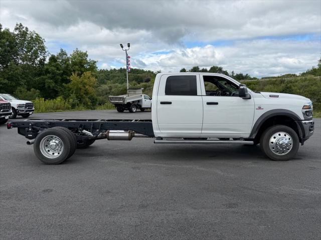2026 RAM 5500 Chassis RAM 5500 TRADESMAN CHASSIS CREW CAB 4X4 84 CA