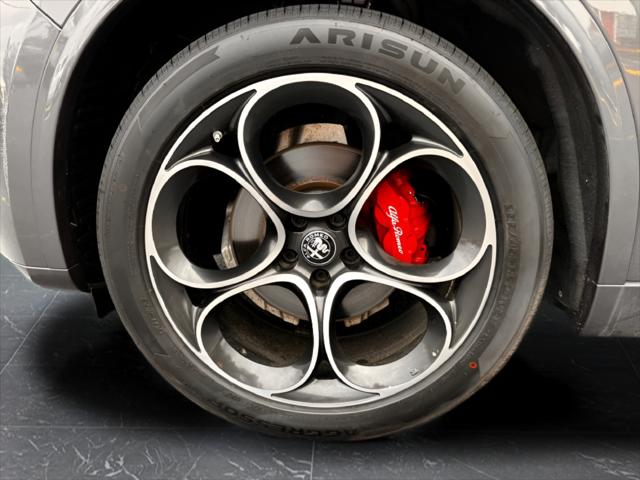 2023 Alfa Romeo Stelvio Veloce AWD
