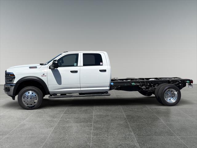 2026 RAM 5500 Chassis RAM 5500 TRADESMAN CHASSIS CREW CAB 4X4 84 CA