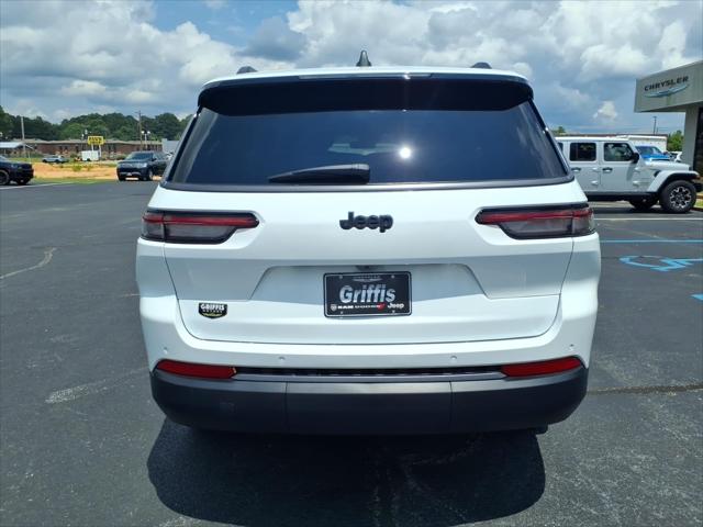 2026 Jeep Grand Cherokee Altitude 4x2