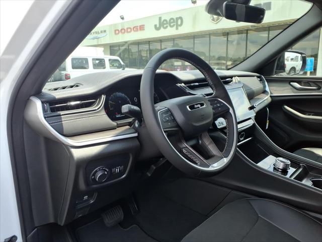 2026 Jeep Grand Cherokee Altitude 4x2