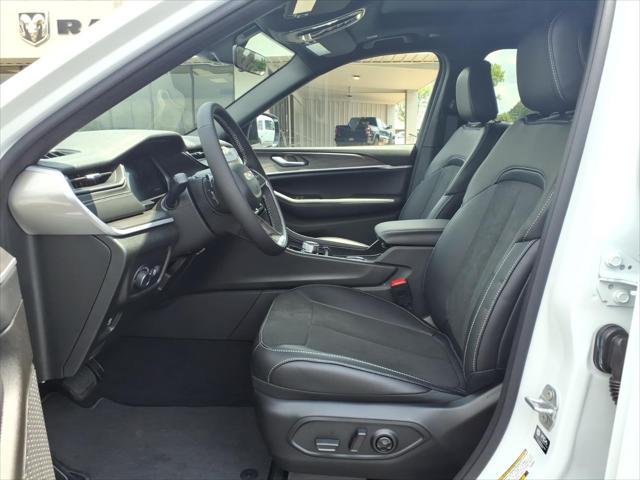 2026 Jeep Grand Cherokee Altitude 4x2