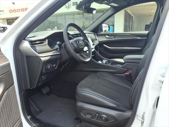 2026 Jeep Grand Cherokee Altitude 4x2