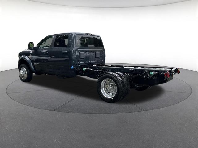 2026 RAM 5500 Chassis RAM 5500 BIG HORN CHASSIS CREW CAB 4X4 60 CA