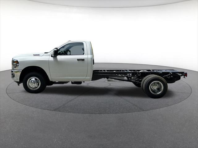 2026 RAM 3500 Chassis RAM 3500 TRADESMAN CHASSIS REGULAR CAB 4X4 84 CA