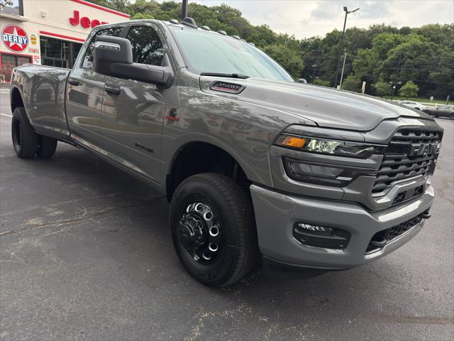 2026 RAM 3500 RAM 3500 BIG HORN CREW CAB 4X4 8 BOX