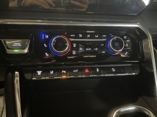 2025 GMC Sierra 3500HD 4WD Crew Cab Standard Bed Denali