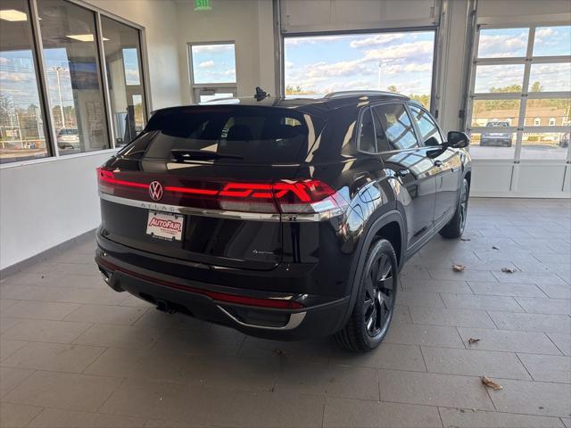 2026 Volkswagen Atlas Cross Sport SE with Technology