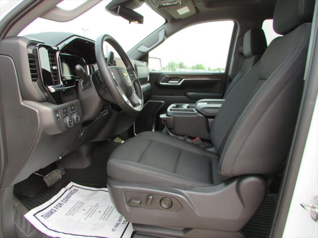 2024 Chevrolet Silverado 1500 4WD Crew Cab Short Bed LT with 2FL