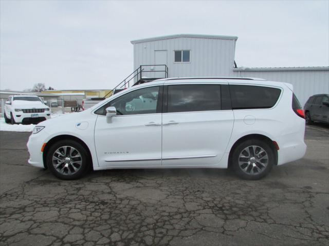 2024 Chrysler Pacifica Hybrid Pinnacle