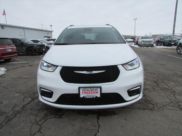 2024 Chrysler Pacifica Hybrid Pinnacle
