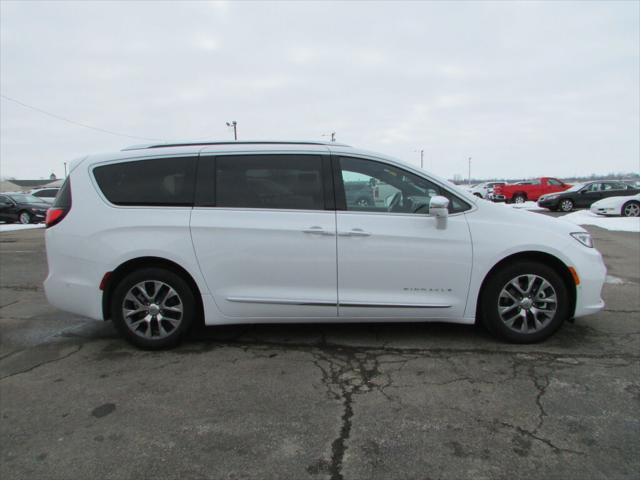2024 Chrysler Pacifica Hybrid Pinnacle