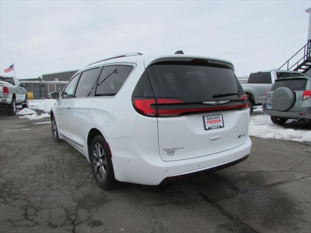 2024 Chrysler Pacifica Hybrid Pinnacle