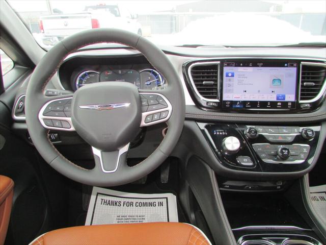 2024 Chrysler Pacifica Hybrid Pinnacle