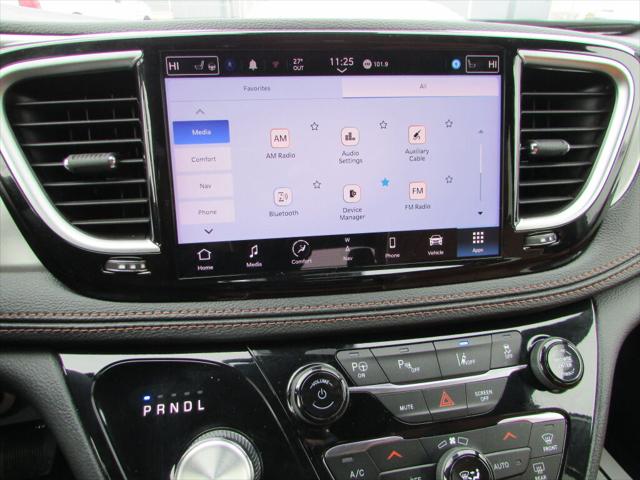 2024 Chrysler Pacifica Hybrid Pinnacle