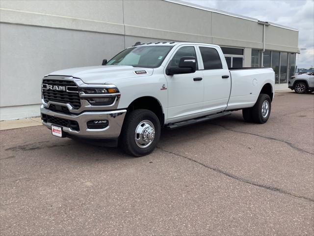 2026 RAM Ram 3500 RAM 3500 TRADESMAN CREW CAB 4X4 8 BOX