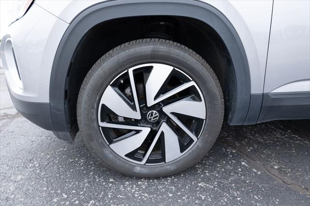 2025 Volkswagen Atlas 2.0T SE w/Technology