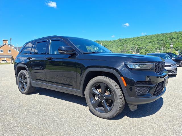 2023 Jeep Grand Cherokee Altitude 4x4 2023 Jeep Grand Cherokee Altitude 4x4