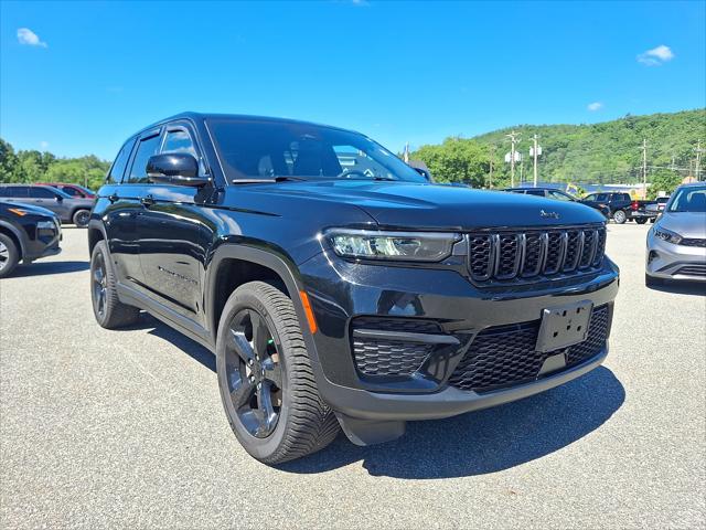 2023 Jeep Grand Cherokee Altitude 4x4 2023 Jeep Grand Cherokee Altitude 4x4