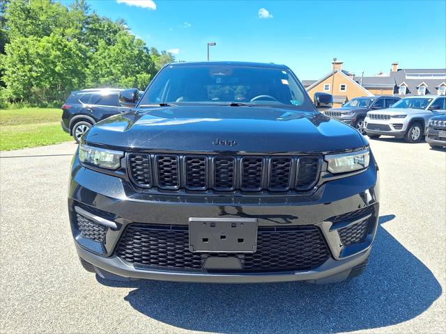 2023 Jeep Grand Cherokee Altitude 4x4 2023 Jeep Grand Cherokee Altitude 4x4