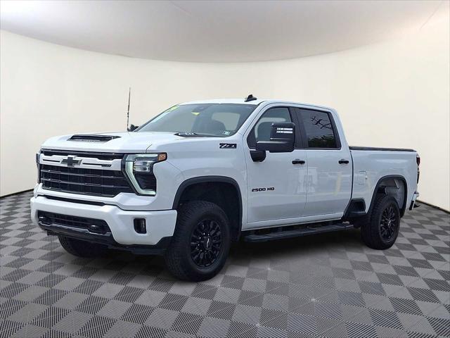2024 Chevrolet Silverado 2500HD 4WD Crew Cab Standard Bed LT