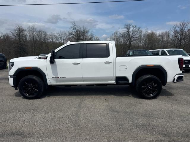 2025 GMC Sierra 2500HD 4WD Crew Cab Standard Bed AT4