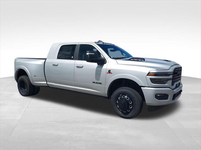 2026 RAM 3500 RAM 3500 LIMITED MEGA CAB 4X4 64 BOX