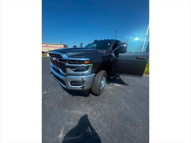 2026 RAM 2500 RAM 2500 TRADESMAN CREW CAB 4X4 64 BOX