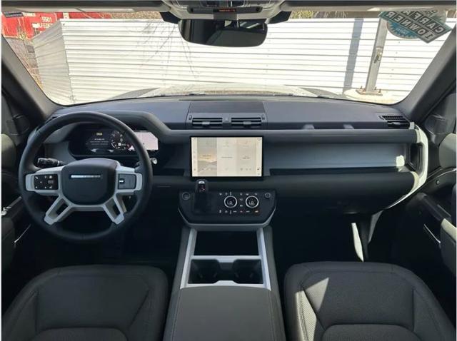 2025 Land Rover Defender 90 P300 S