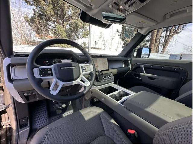 2025 Land Rover Defender 90 P300 S