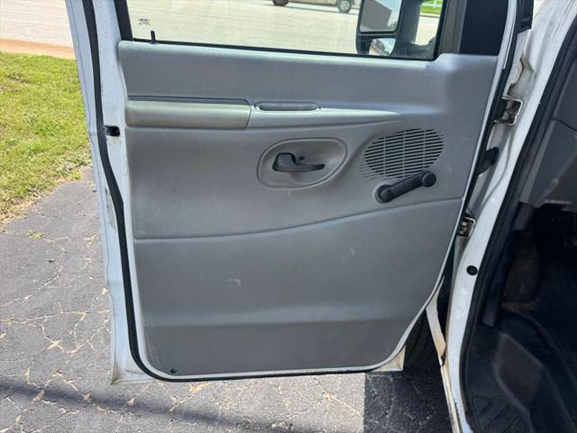2008 Ford E-350 Super Duty Commercial
