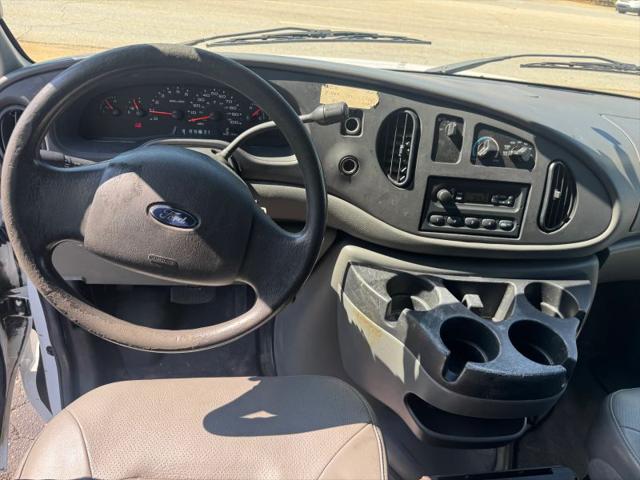 2008 Ford E-350 Super Duty Commercial