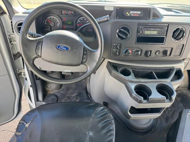 2017 Ford E-450 Cutaway Base