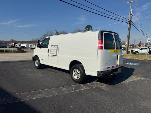 2004 Chevrolet Express Base