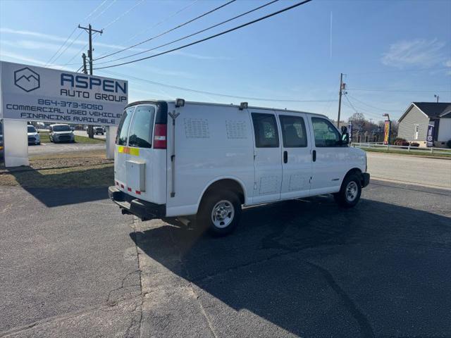 2004 Chevrolet Express Base